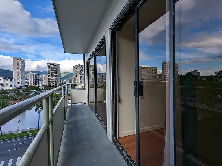 445 Kaiolu St #710 — Photo 10