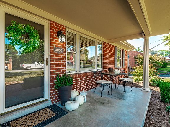 4th image of 4052 S Sequoia Dr