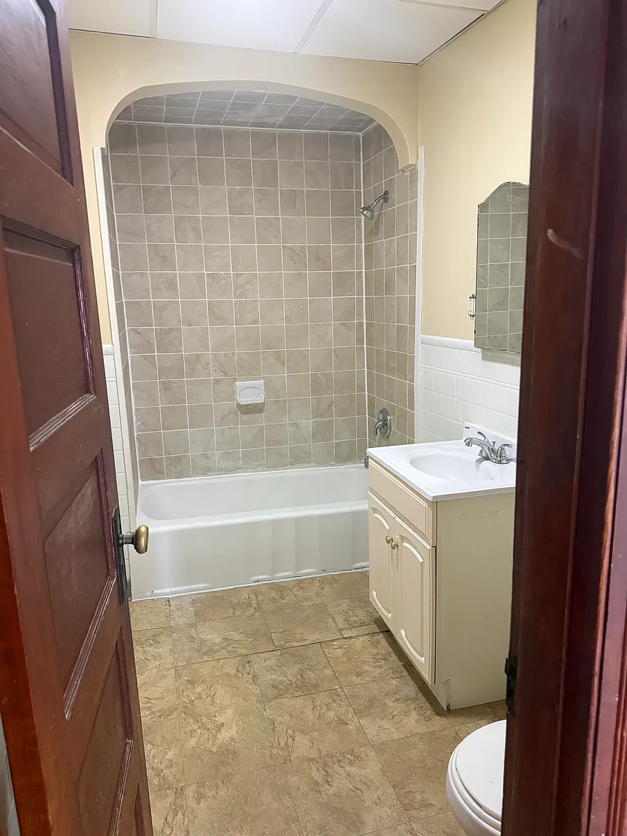 Building Photo - 125 Draher Ave #2