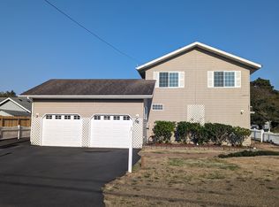 354 Canal Dr NE, Ocean Shores, WA 98569