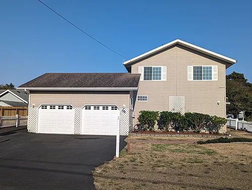 354 Canal Dr NE Photo 1