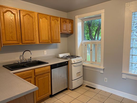 5th image of 301 Chesapeake Ave APT 1