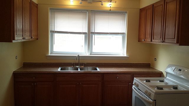1st image of 2823 W Balmoral Ave APT 2W