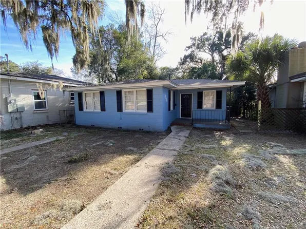 2137 Bolling St, Savannah, GA 31404