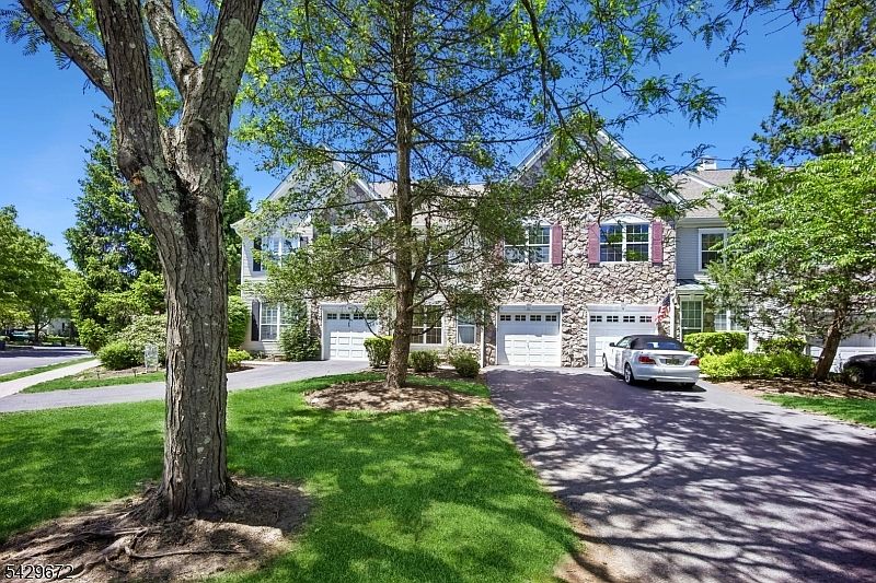 1st image of 72 Dorchester Dr