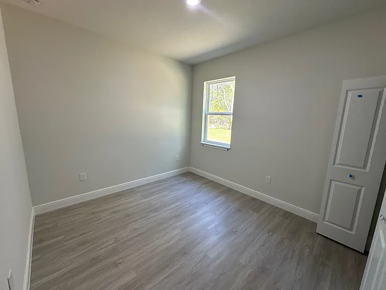 1557 W Elder Ln — Photo 19