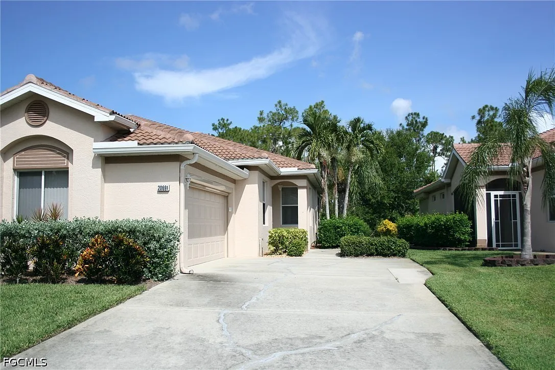 2 bed, 2.0 bath, 1099 sqft, $4,000 — Photo 2