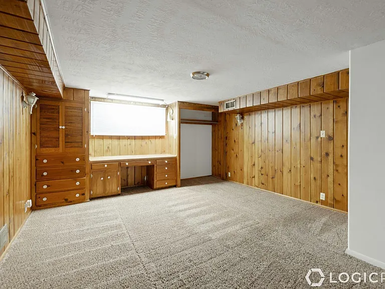 1305 Henderson Dr — Photo 15