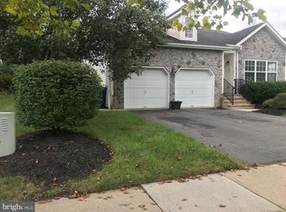 25 Canal View Dr, Lawrence Township, NJ 08648