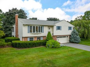6 Gates Rd, Peabody, MA 01960