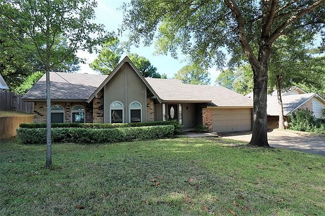 1st image of 804 Tanglewood Ln