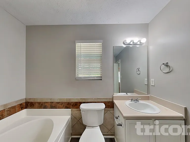 190 Fairclift Dr — Photo 9