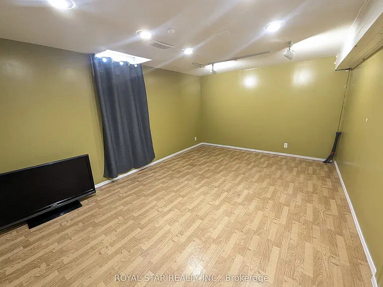 44 Winchester Dr — Photo 22
