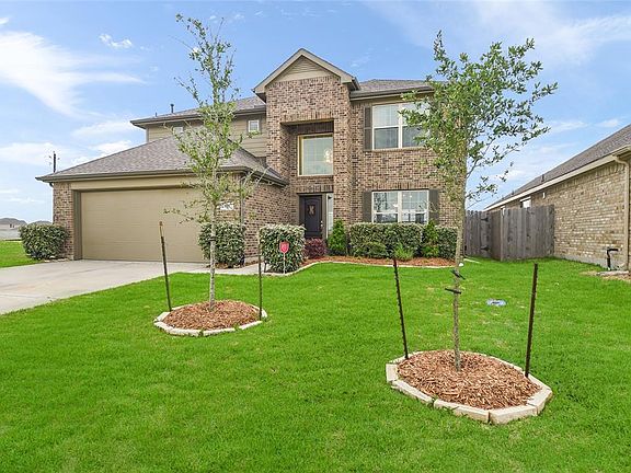 2nd image of 621 Forest Bend Ln