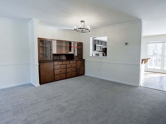 5th image of 4123 Hampstead Ln