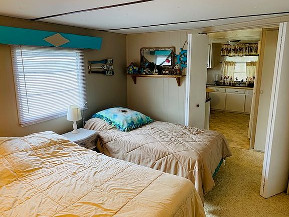 4th image of 575 Norvell Beach Dr