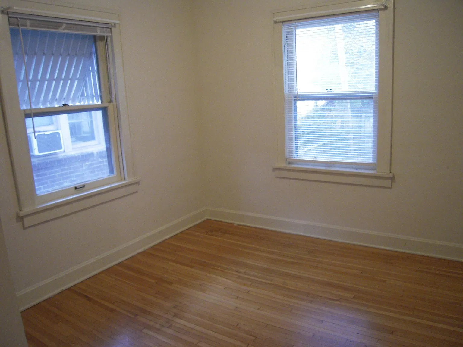 1035 Loren Street — Photo 4