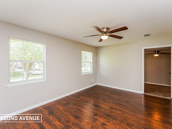 4th image of 1819 Barlow Ave