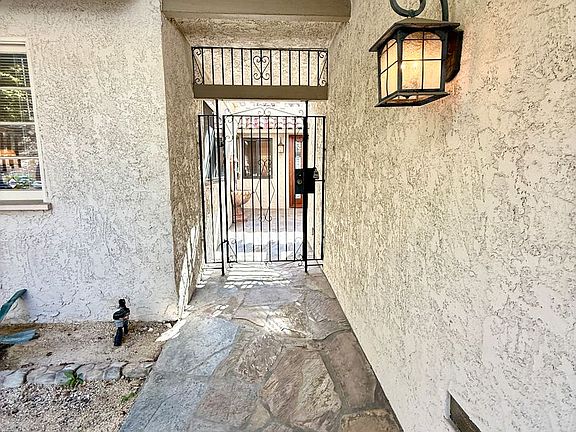 5th image of 874 W Highpoint Dr