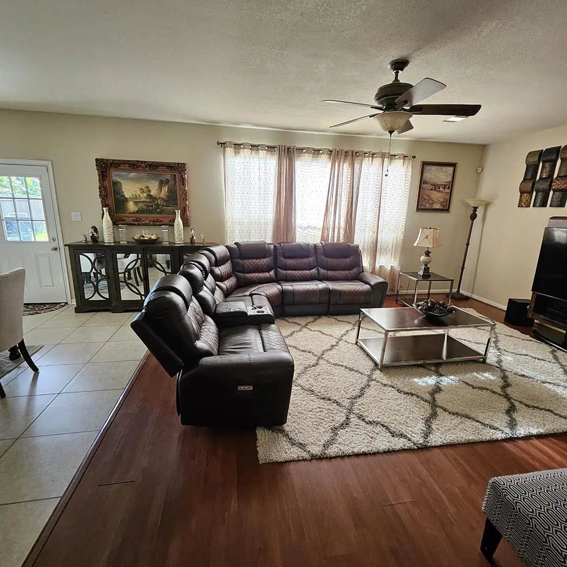4 bed, 2.5 bath, 2772 sqft, $2,800 — Photo 4