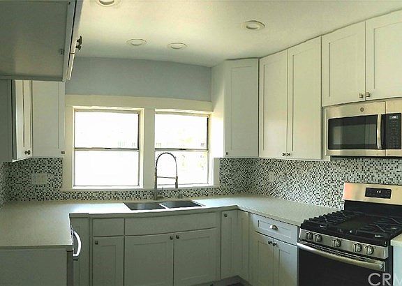 2nd image of 4915 S Wilton Pl
