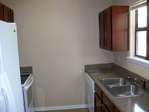 2nd image of 1258 Montecello Dr APT D