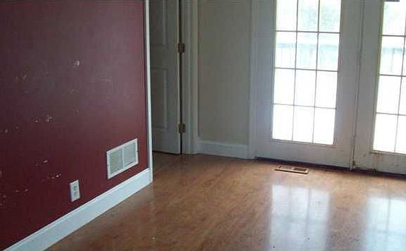 4th image of 221 Trey Dr