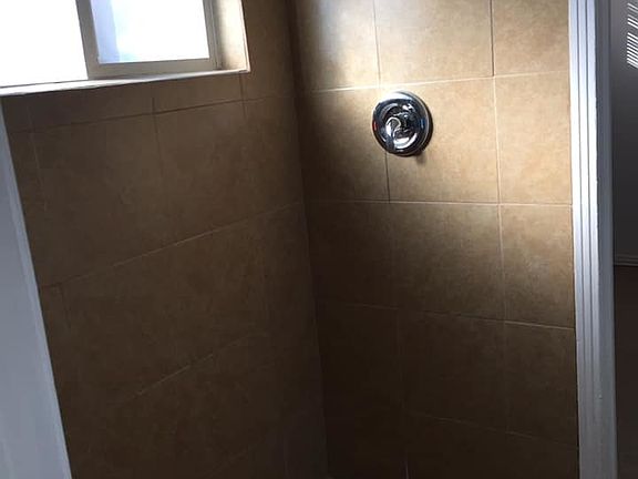 5th image of 3912 Johnson Ave APT 1