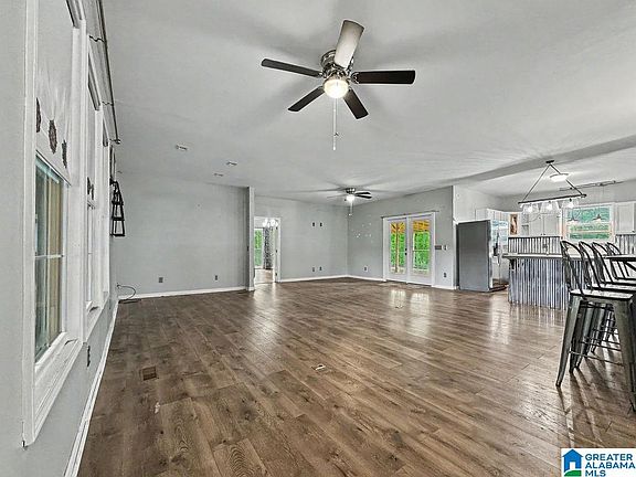4th image of 127 Bullet Ln