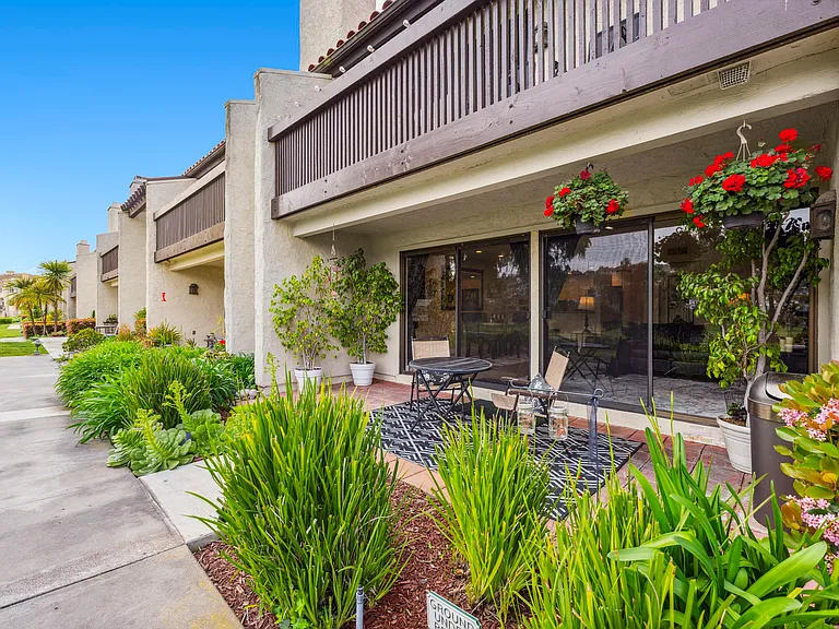 2508 Navarra Dr #402 — Photo 35