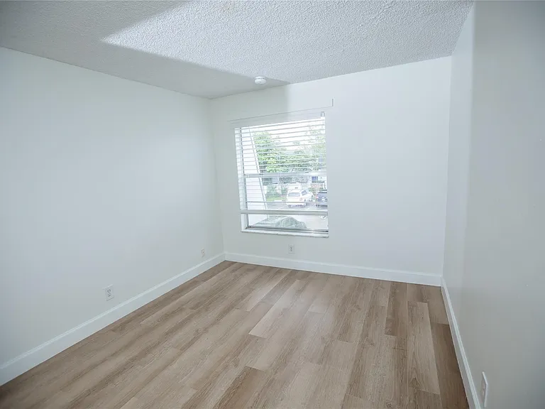 6764 SW 40th St #40 — Photo 12