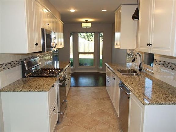 5th image of 1501 Forsythe Dr