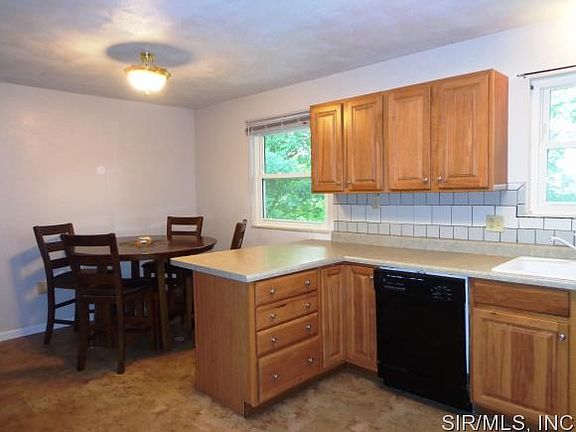 5th image of 441 Anita Dr