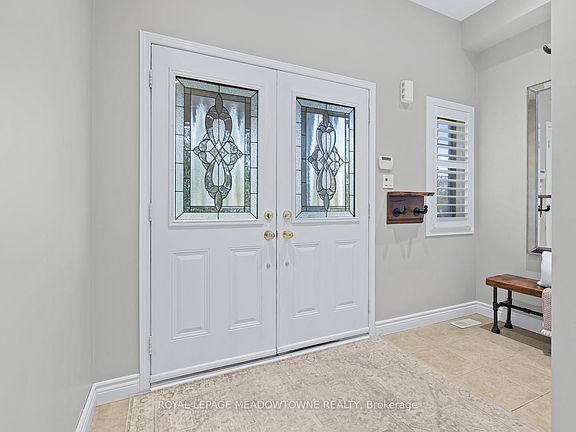 5th image of 19 Goldham Way