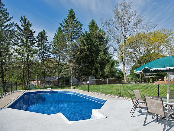 4th image of 115 Keathley Dr