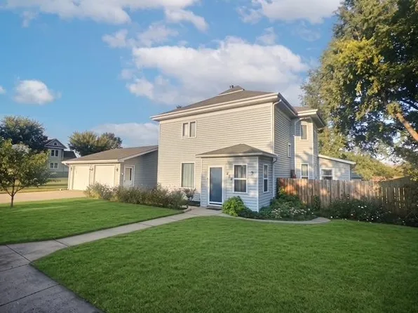 426 N Main St, Paullina, IA 51046