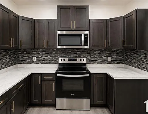 3 bed, $2,000 — Photo 4