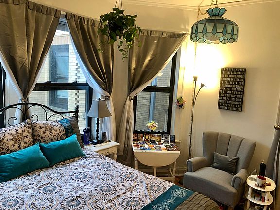 5th image of 533 W Wellington Ave #27