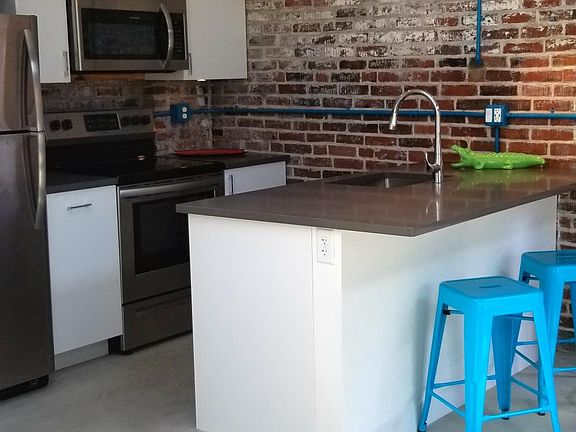 3rd image of 107-801 Edwin St #107