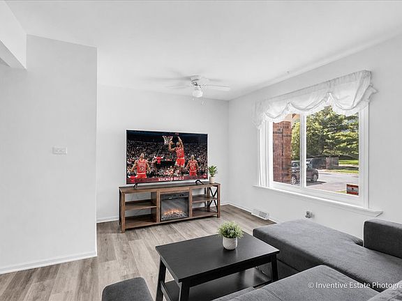 5th image of 4027 Appleby Ln