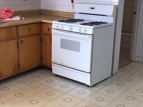 4th image of 423 Montclair Ave