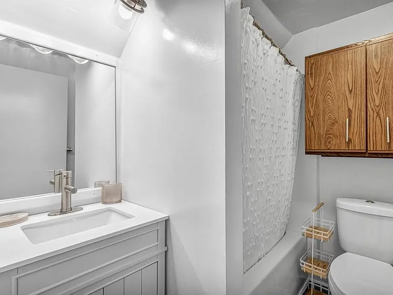 1029 Logan Ave #UPPER — Photo 17