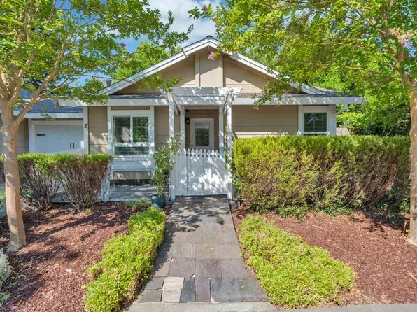 1 De Sart Ct, Sacramento, CA 95831