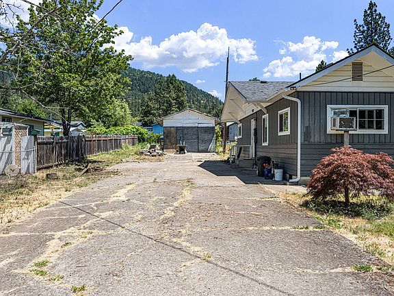 5th image of 402 D St