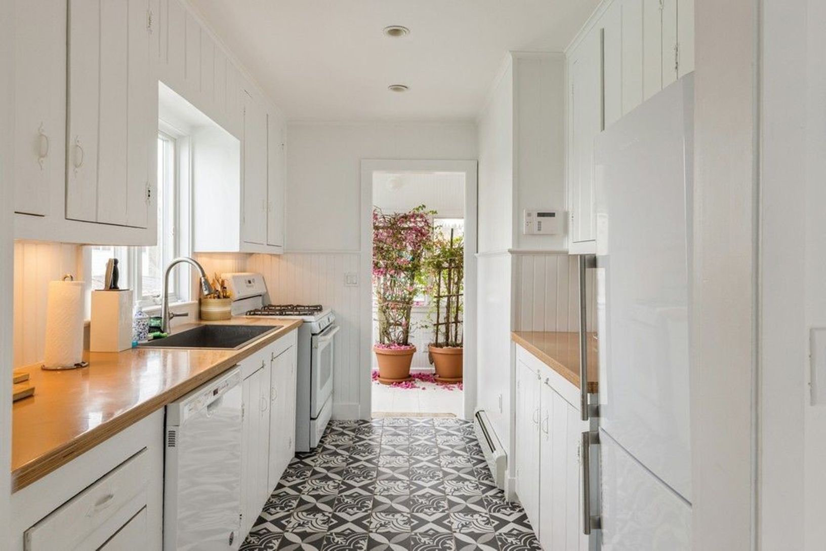  Galley Kitch