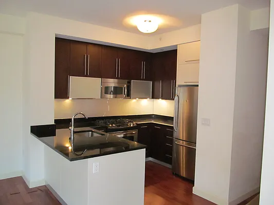 Rented by Lisa Management | media 22