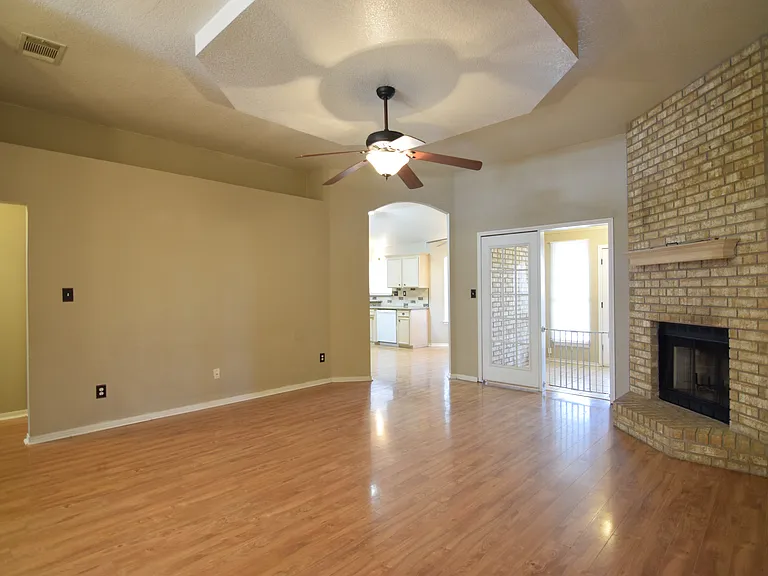 5301 Williams Dr — Photo 8