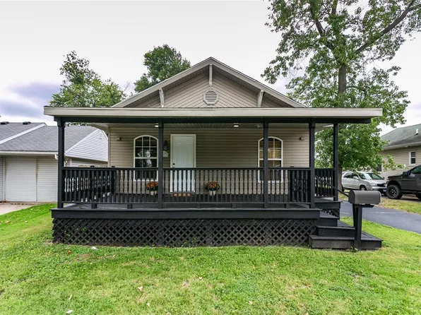 157 S 13th St, Wood River, IL 62095