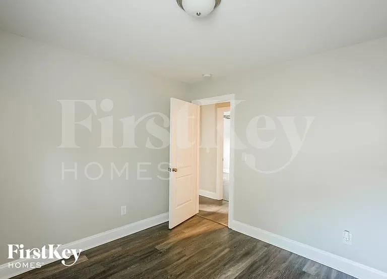 1000 Harris St — Photo 12