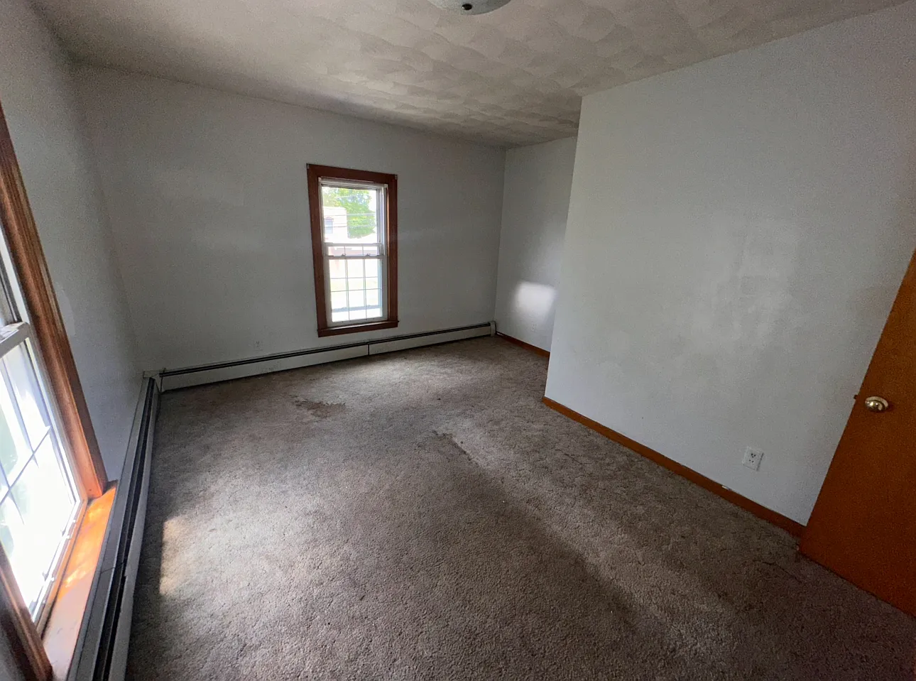 2 bed, 1000 sqft, $1,550 — Photo 3
